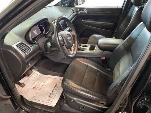 Used 2018 Jeep Grand Cherokee Altitude AWD/4WD image 10