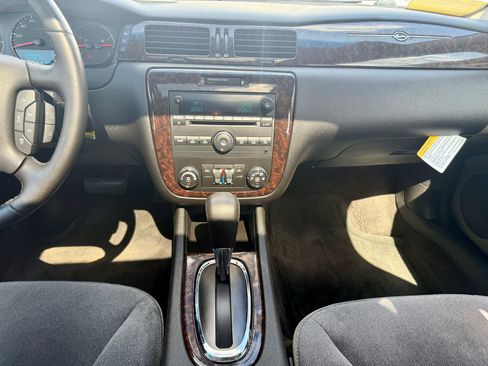 Used 2014 Chevrolet Impala LT w/ LT Sunroof Package image 29