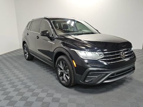 Used 2023 Volkswagen Tiguan SE image 6