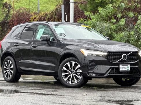 Used 2025 Volvo XC60 B5 Plus image 2