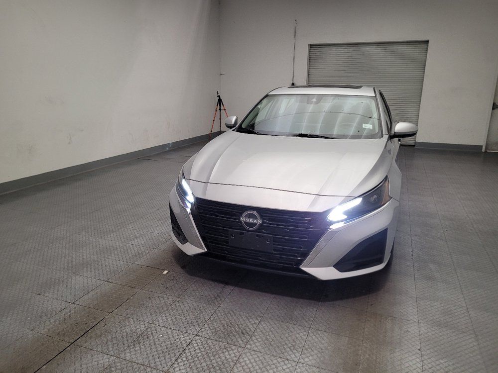 Used 2023 Nissan Altima 2.5 SV w/ SV Premium Package FWD image 15