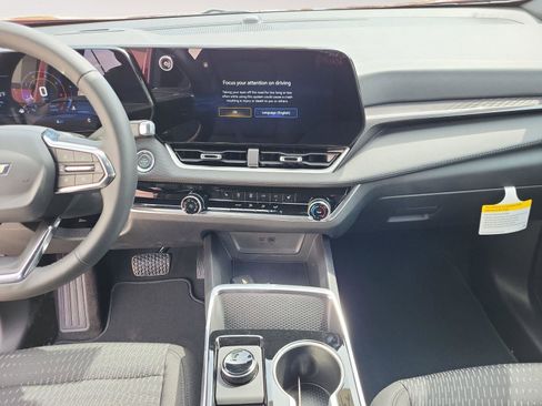 Used 2026 Chevrolet Equinox LT image 12