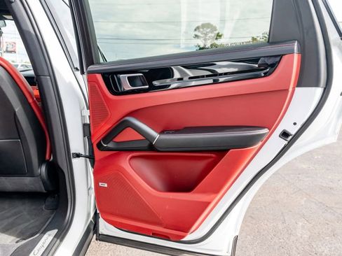 Used 2020 Porsche Cayenne image 49