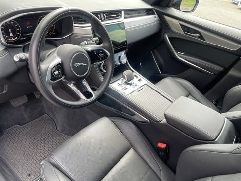 Certified 2024 Jaguar F-PACE R-Dynamic S image 12