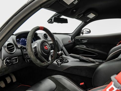 Used 2017 Dodge Viper ACR w/ Extreme Aero Package RWD image 51