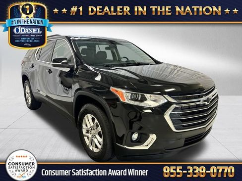 Used 2021 Chevrolet Traverse LT FWD image 1