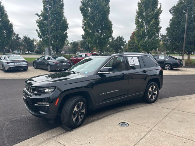 Used 2023 Jeep Grand Cherokee 4WD 4xe image 3