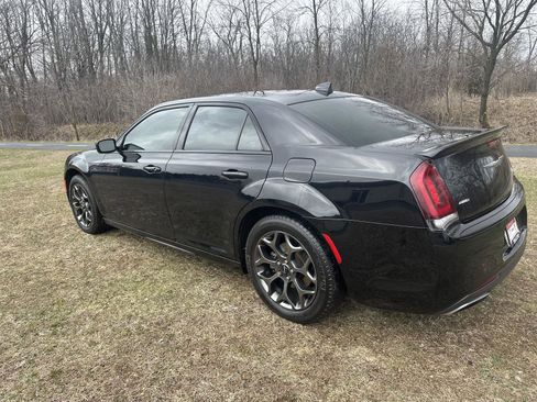 Used 2018 Chrysler 300 S w/ 300S Premium Group 2 AWD/4WD image 4
