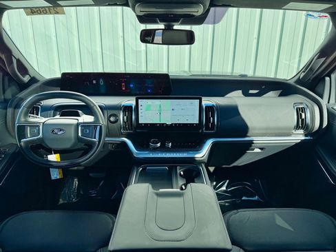 New 2025 Ford Expedition Platinum w/ Stealth Performance Package image 41