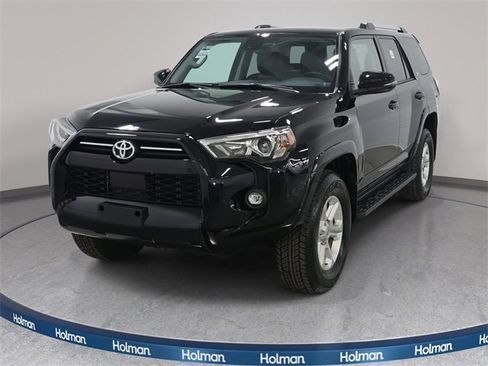 Certified 2024 Toyota 4Runner SR5 Premium image 2