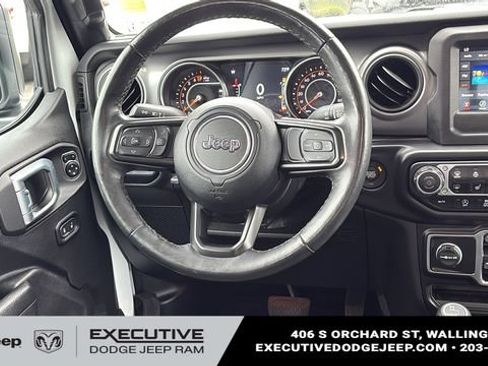Used 2022 Jeep Gladiator Sport AWD/4WD image 23