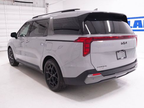 Used 2026 Kia Carnival SX w/ SX Dark Edition Package FWD image 34