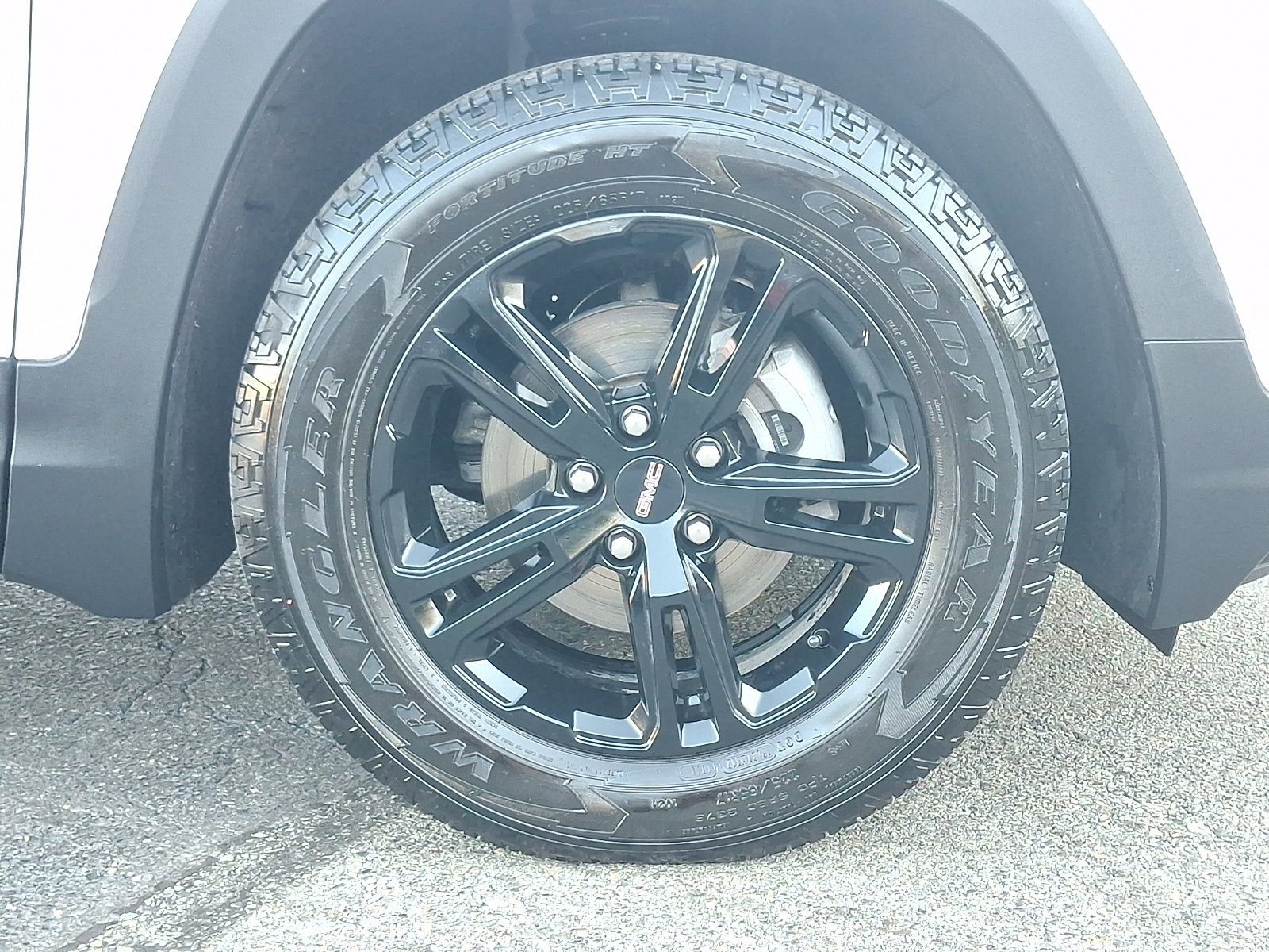 Used 2024 GMC Terrain AT4 w/ Tech Package AWD/4WD image 8