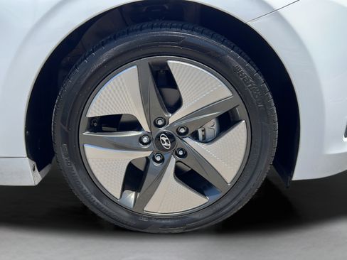 Certified 2021 Hyundai Ioniq Limited FWD image 23