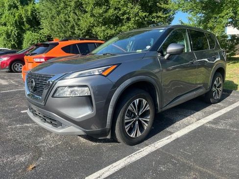 Used 2021 Nissan Rogue SV FWD image 1