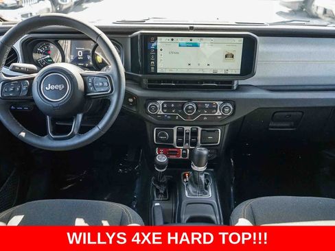 Used 2025 Jeep Wrangler Willys image 11