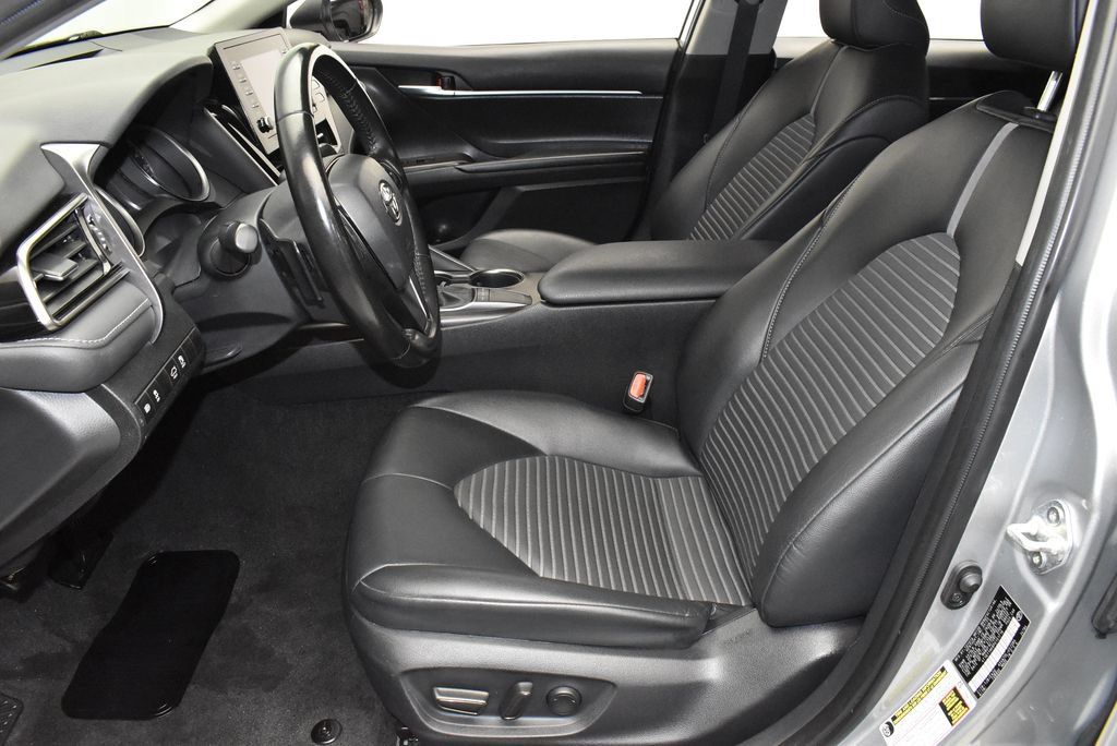 Used 2023 Toyota Camry SE FWD image 11