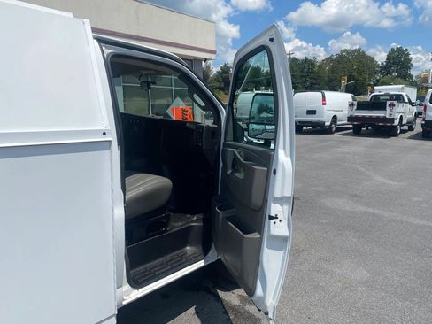 Used 2019 Chevrolet Express 3500 w/ Power Convenience Package RWD image 18