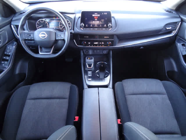 Used 2025 Nissan Rogue SV FWD image 3