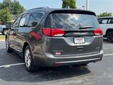 Used 2019 Chrysler Pacifica Limited image 4
