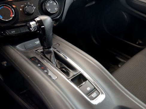 Used 2019 Honda HR-V LX image 25