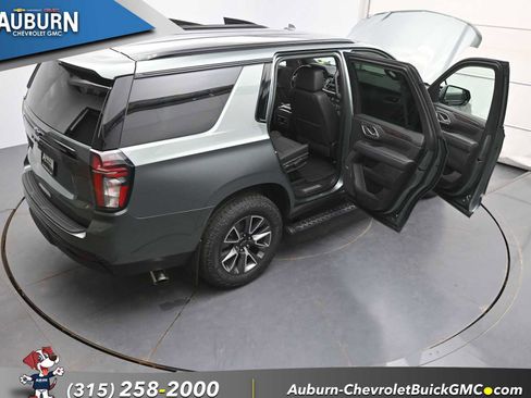 Used 2023 Chevrolet Tahoe Z71 w/ Luxury Package AWD/4WD image 38