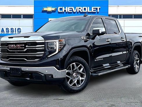 Used 2024 GMC Sierra 1500 SLT w/ SLT Premium Plus Package image 3