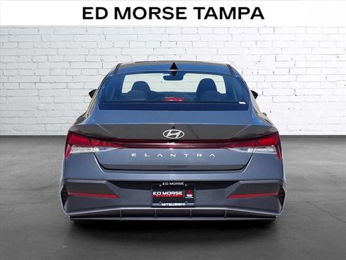 Used 2024 Hyundai Elantra SEL FWD image 4