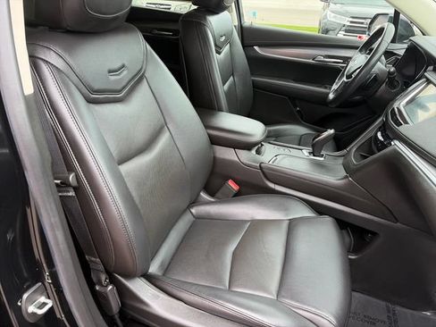 Used 2018 Cadillac XT5 Luxury w/ Driver Awareness Package AWD/4WD image 39