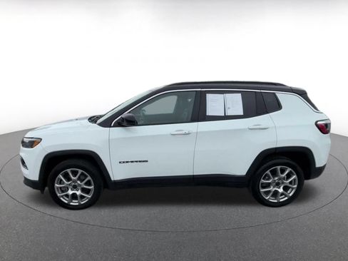 Used 2025 Jeep Compass Limited AWD/4WD image 8