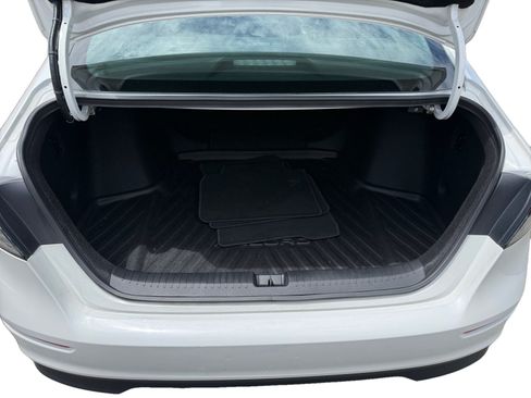 Used 2025 Honda Accord LX image 17