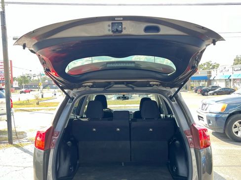 Used 2015 Toyota RAV4 LE FWD image 19