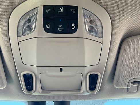 Used 2019 Chrysler Pacifica Limited w/ Advanced Safetytec Group FWD image 20