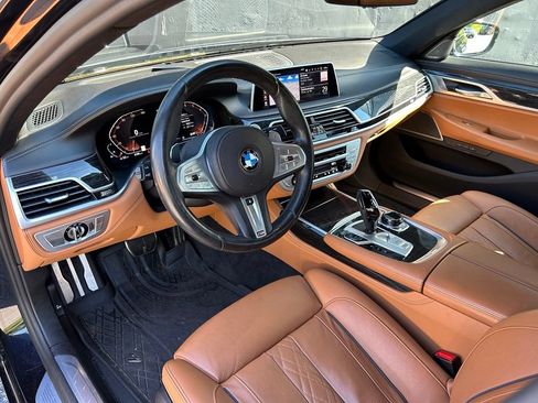 Used 2021 BMW 740i xDrive w/ M Sport Package AWD/4WD image 4