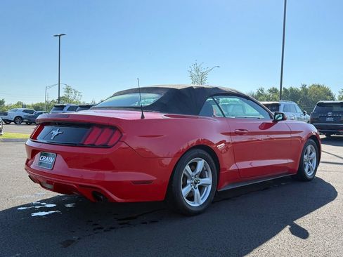 Used 2016 Ford Mustang Convertible RWD image 5