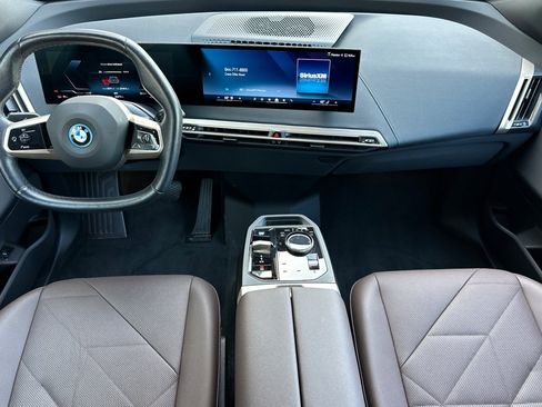 Used 2024 BMW iX xDrive50 AWD/4WD image 12
