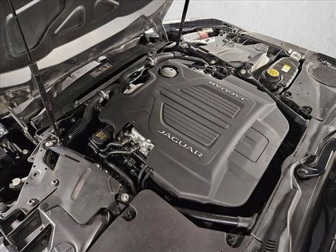 Used 2018 Jaguar F-TYPE Coupe AWD image 18