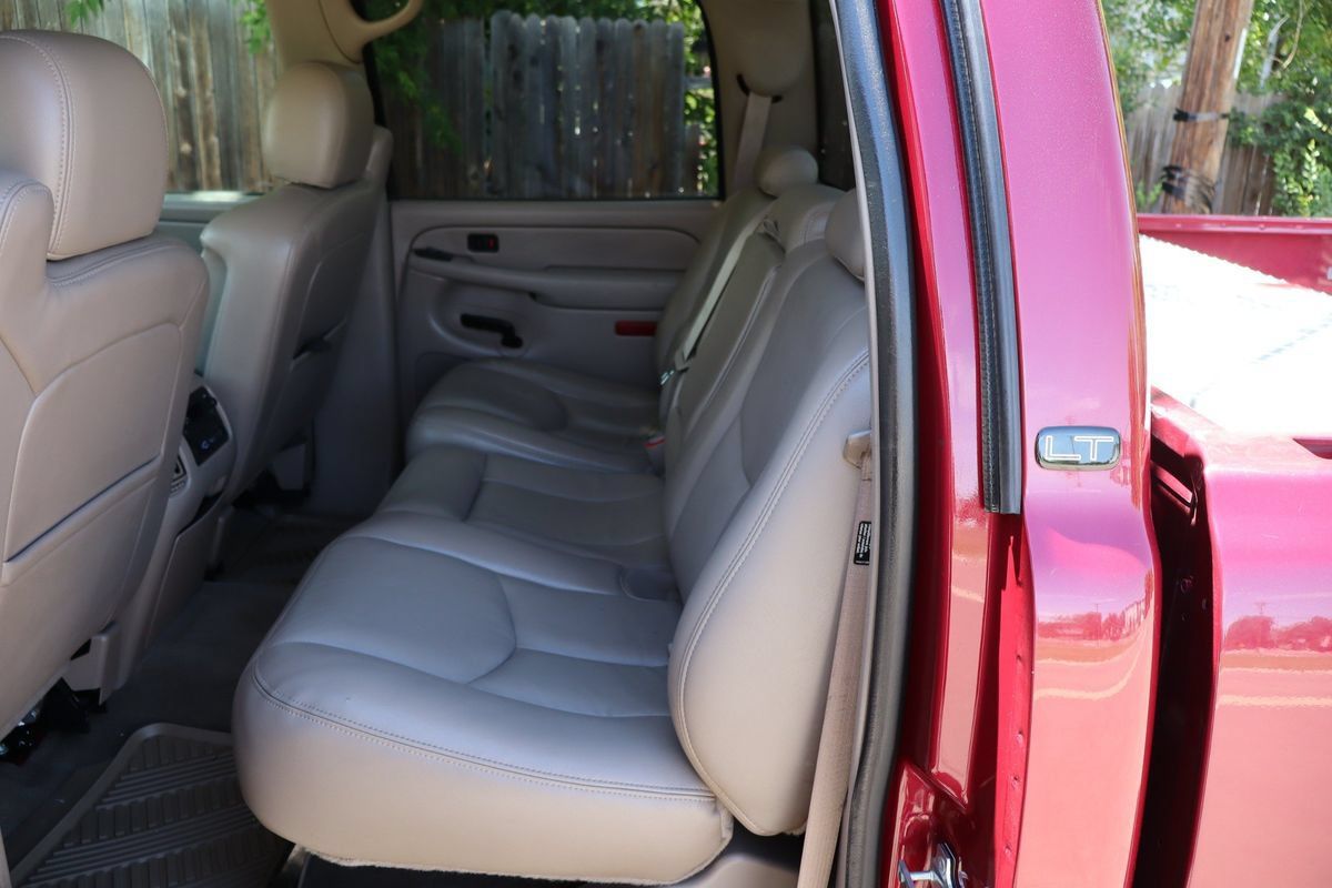 Used 2006 Chevrolet Silverado 2500 LT w/ Onstar Plus Package AWD/4WD image 19