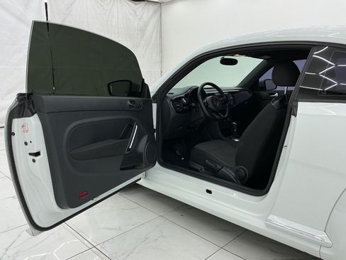 Used 2019 Volkswagen Beetle 2.0T S FWD image 16