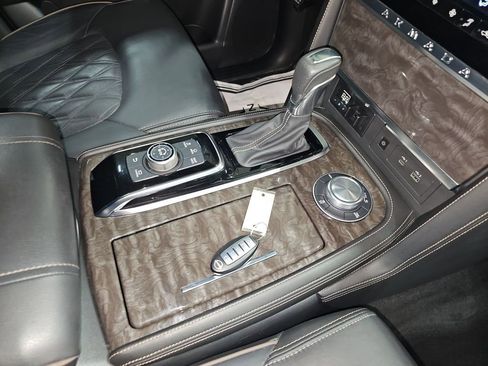 Used 2022 Nissan Armada Platinum image 17