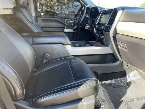Used 2019 Ford F350 Lariat w/ Chrome Package image 17