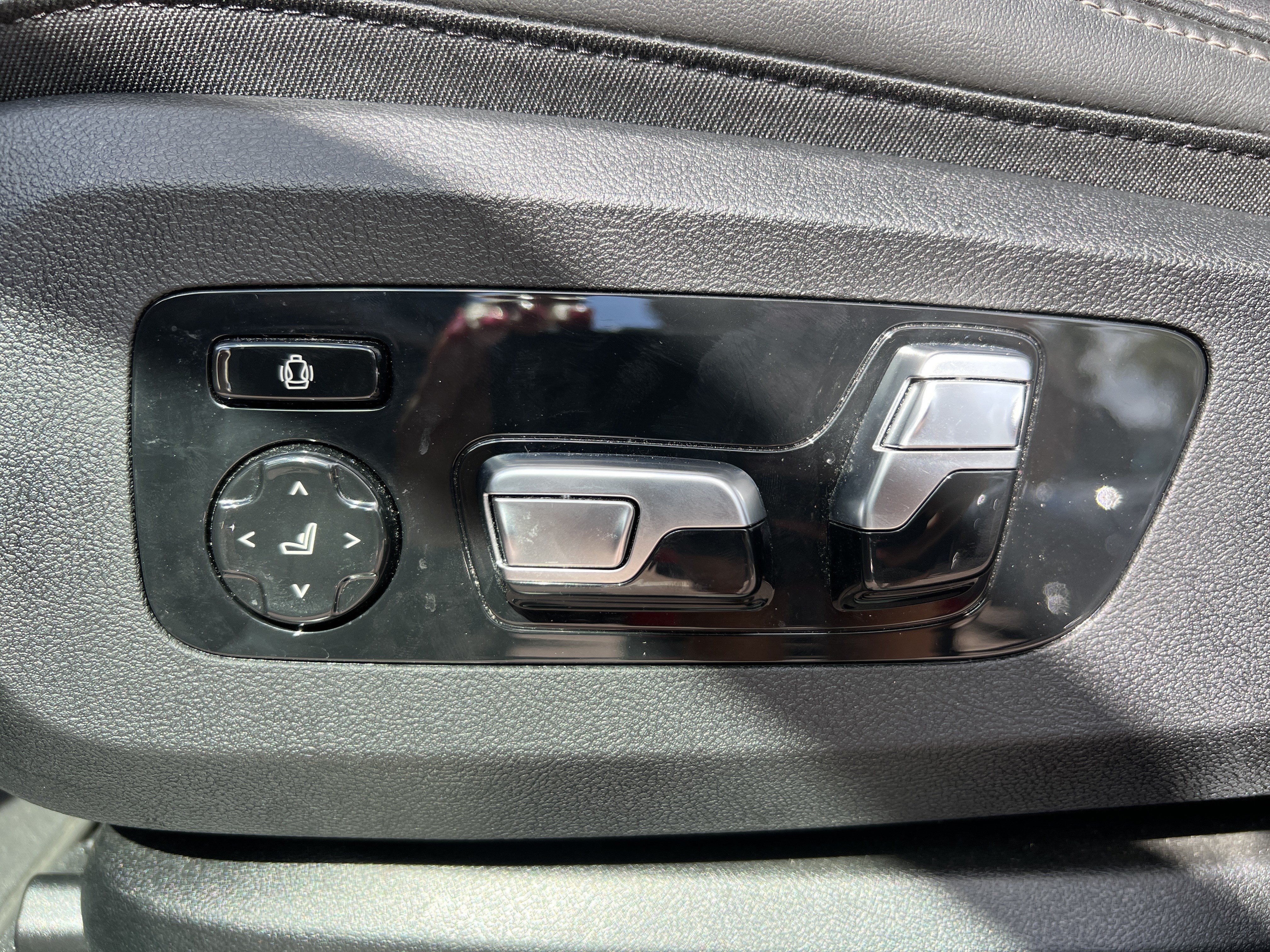 Certified 2025 BMW X7 xDrive40i AWD/4WD image 38
