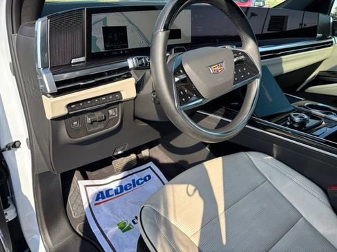 Certified 2026 Cadillac Escalade Sport w/ Touring Package AWD/4WD image 13