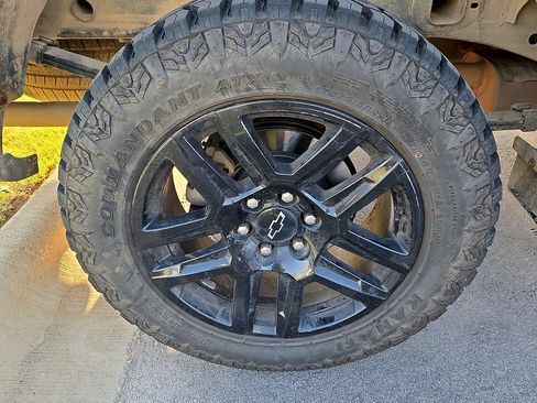 Used 2021 Chevrolet Silverado 1500 LT Trail Boss w/ Convenience Package II AWD/4WD image 5
