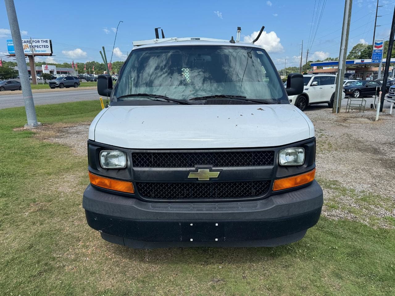 Used 2017 Chevrolet Express 2500 RWD image 6