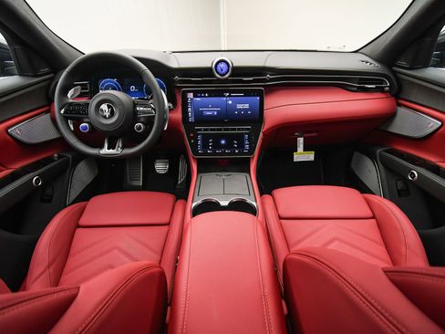 New 2025 Maserati Grecale Trofeo image 13