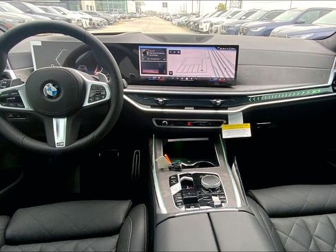 Used 2026 BMW X7 xDrive40i image 5