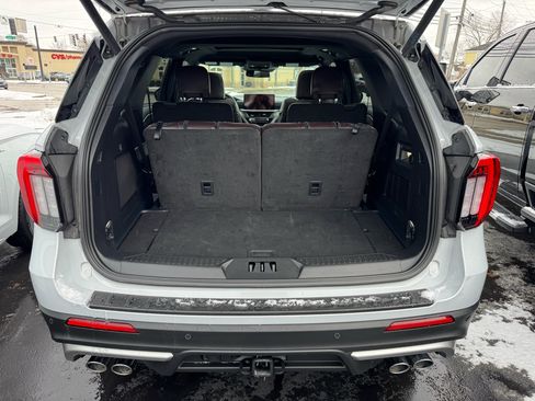 Used 2025 Ford Explorer Platinum w/ Ultimate Package image 33