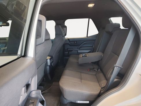 Used 2025 Toyota 4Runner SR5 AWD/4WD image 22