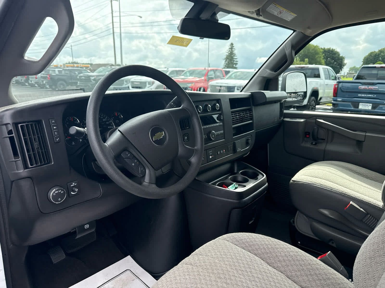 Certified 2024 Chevrolet Express 3500 LT w/ LT Preferred Equipment Group RWD image 11